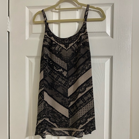 Cabi Chevron Lace Print Monaco Cami Tunic Size XS - Picture 3 of 8